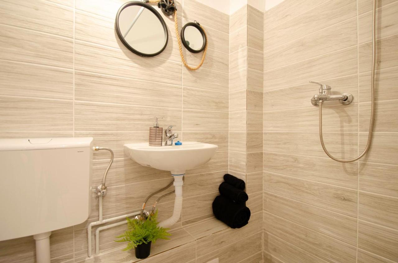 Miha Modern And Central Apartament 阿拉德 外观 照片