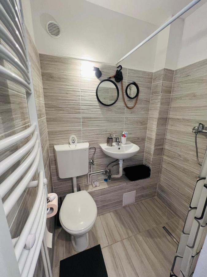 Miha Modern And Central Apartament 阿拉德 外观 照片