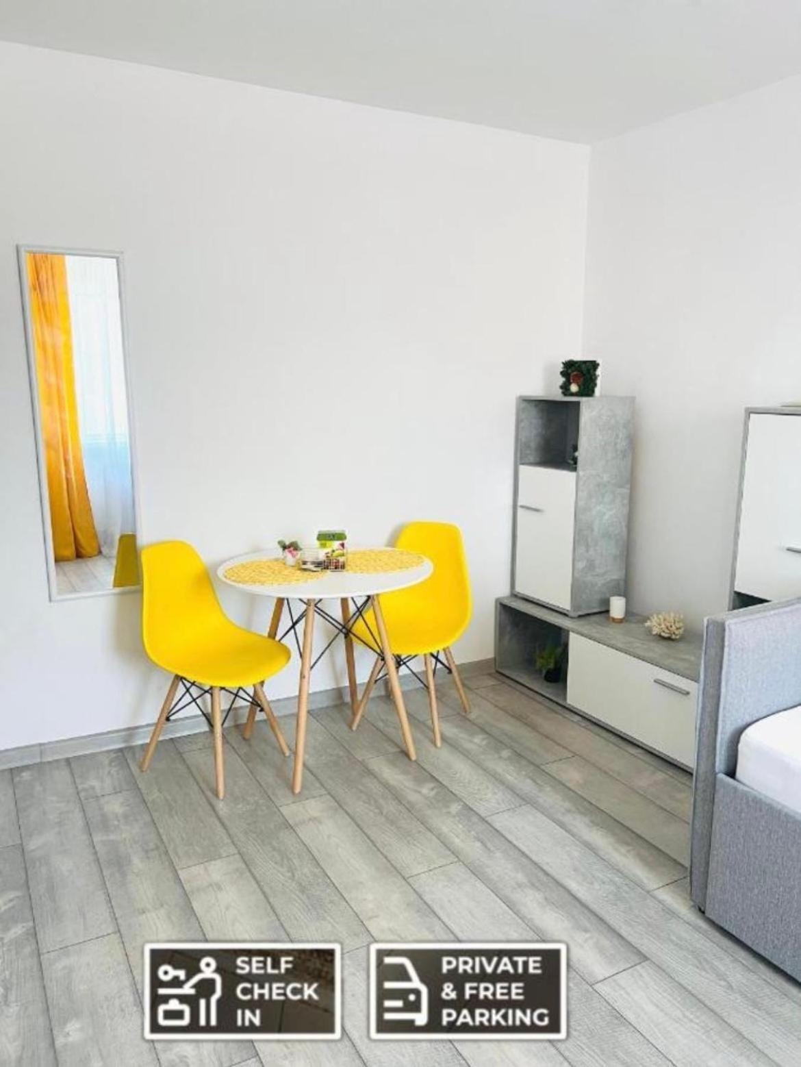 Miha Modern And Central Apartament 阿拉德 外观 照片